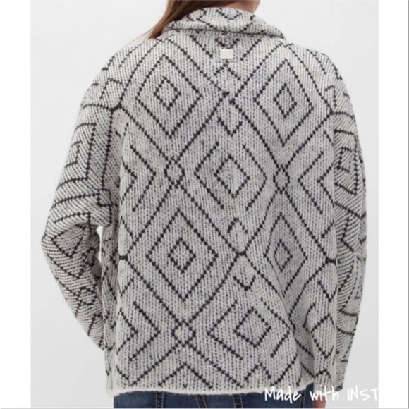 BILLABONG Soft Oversized Cardigan Open Front Gray Black Tribal Print Sz M - Picture 4 of 14